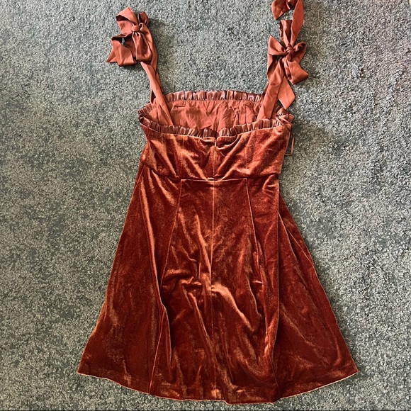 Danielle Bernstein weworewhat Velvet Ruffle satin strap dress - Picture 3 of 6